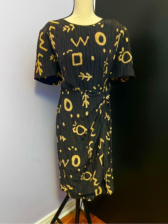 Maggy London Dresses & Skirts - Vintage 1990s Maggy London Silk Tie-Waist Midi Dress